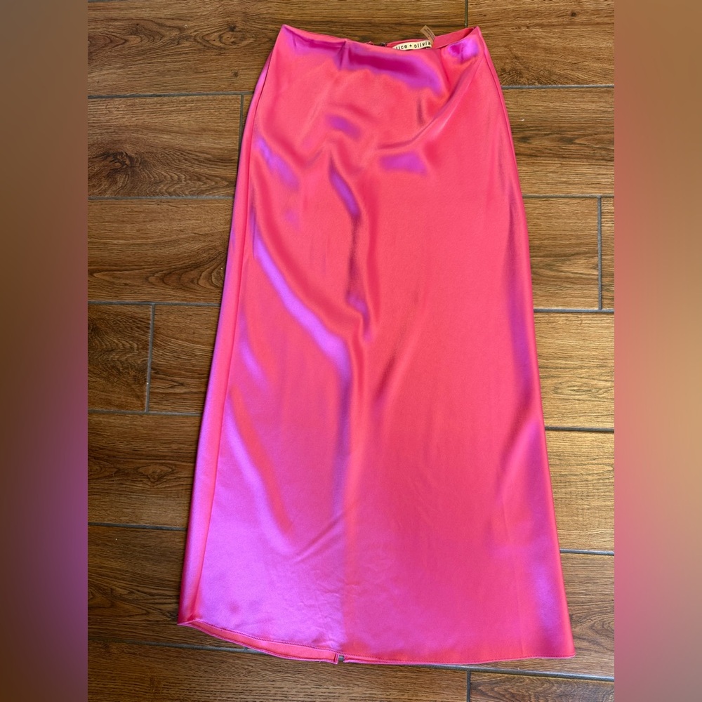 Beautiful Alice & Olivia pink silk midi skirt